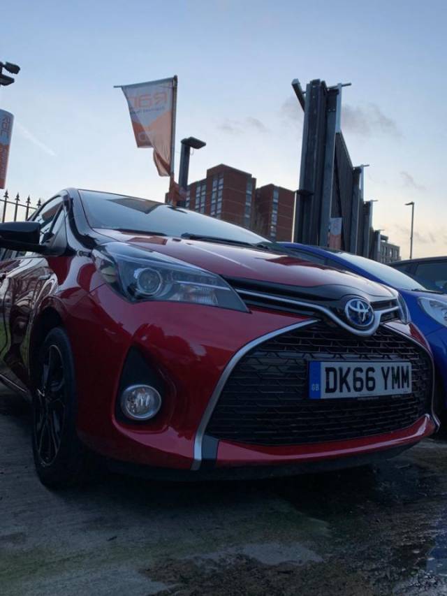 2016 Toyota Yaris 1.5 Hybrid Design TSS 5dr CVT